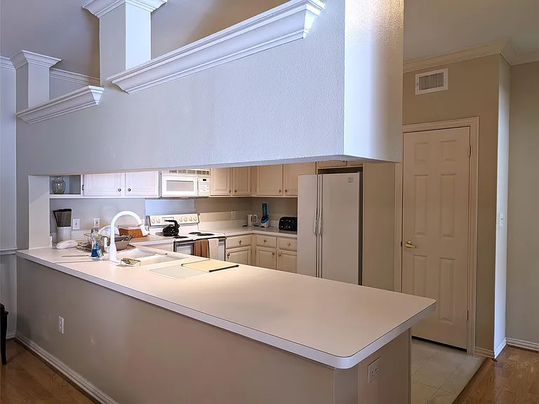 2111 Welch St #B208 — Photo 13