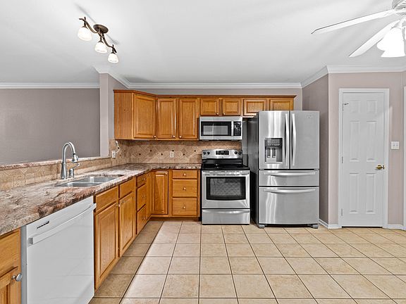 4th image of 2005 Sandstone Dr