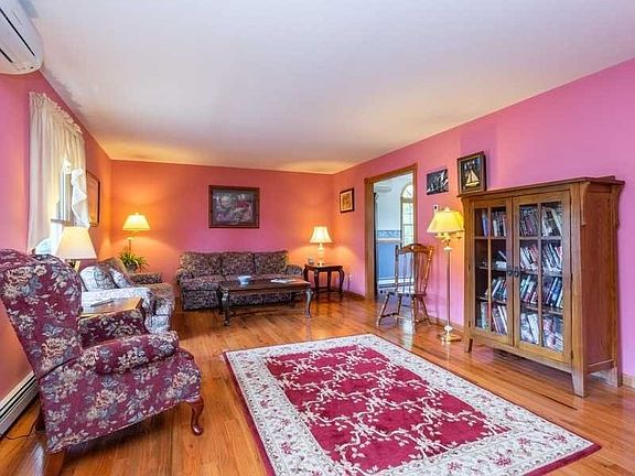 4th image of 5 Scott Ln