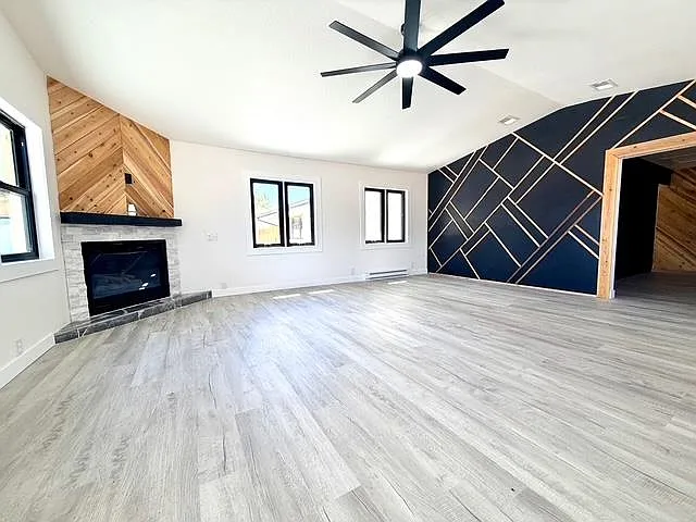 239 Nancy St — Photo 7