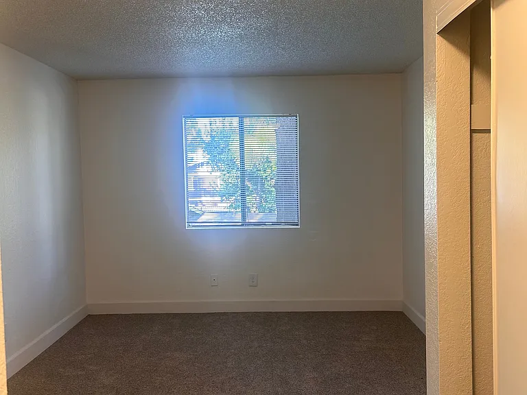 Vantage Point Apartments — Photo 36
