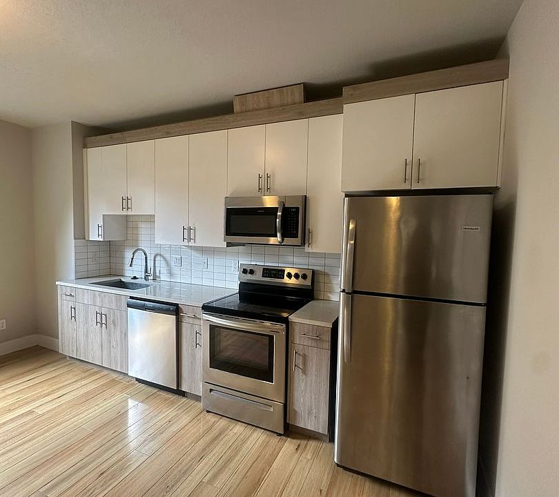 1st image of 436 NE Stafford St #9