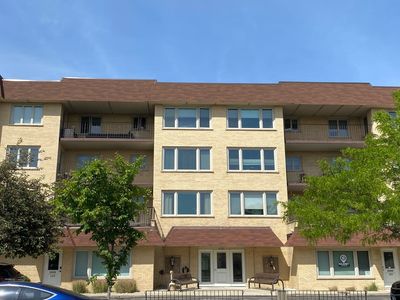 6121 N Northwest Hwy APT 201, Chicago, IL, 60631