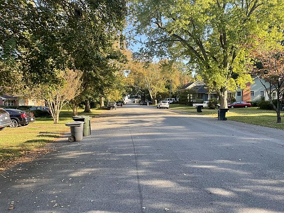 3rd image of 66 Hollywood Ave