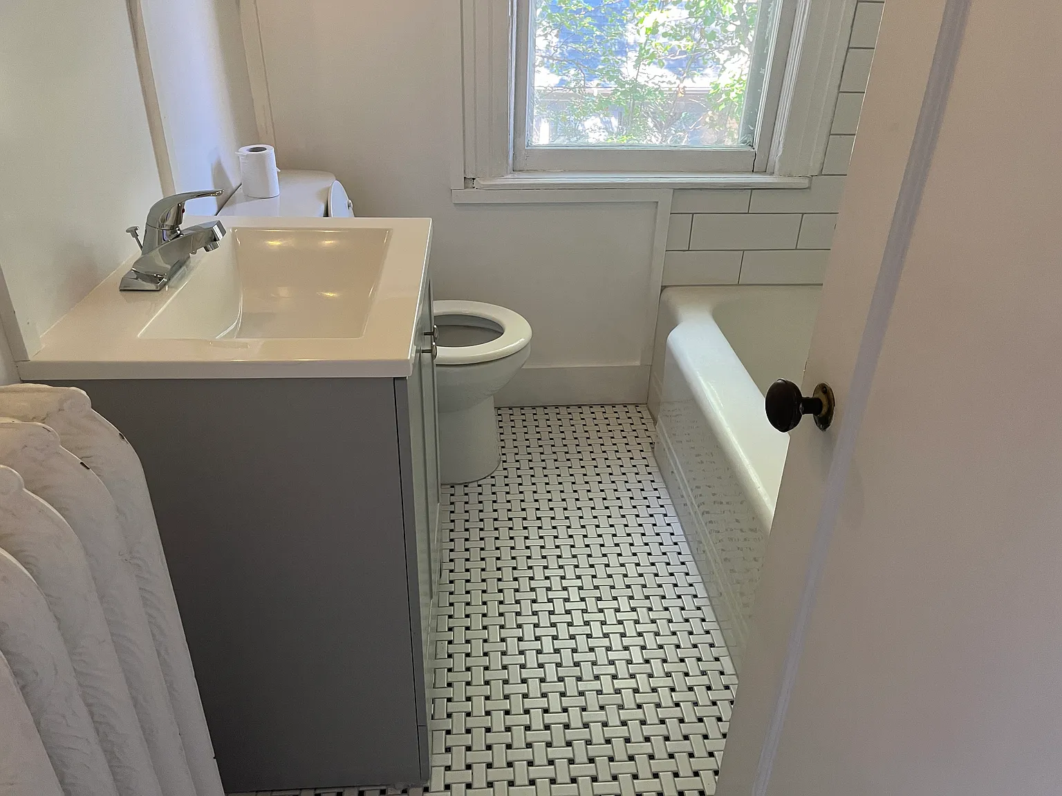 Studio, 450 sqft, $1,295 — Photo 4