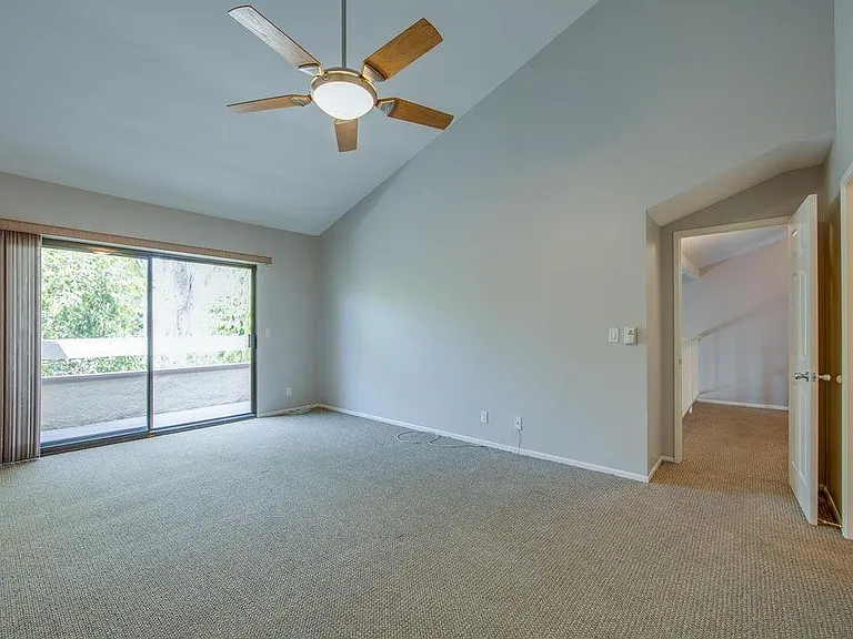 2001 Wheelwright Ln — Photo 9