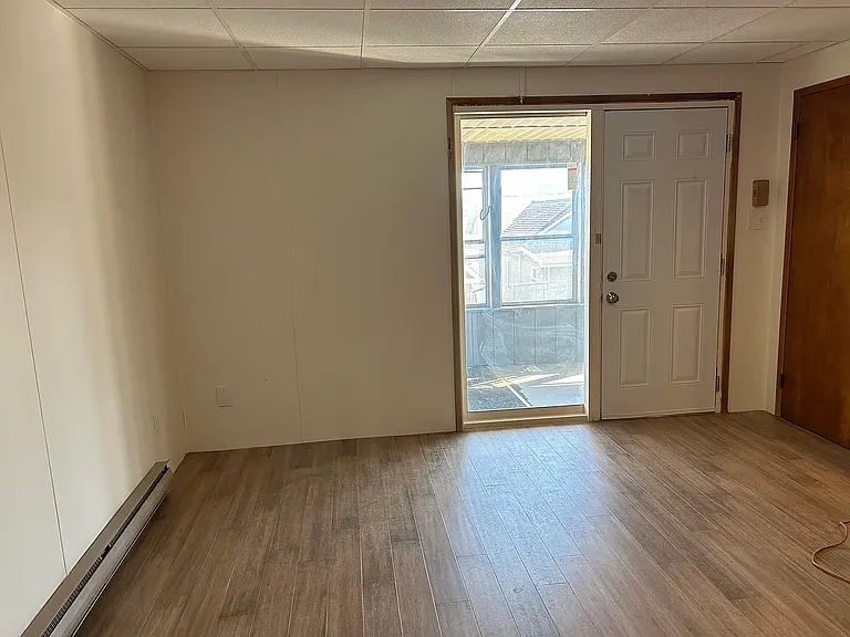 224 E Aly N — Photo 8