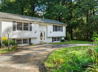 8 Amber Rd, Holland, MA 01521