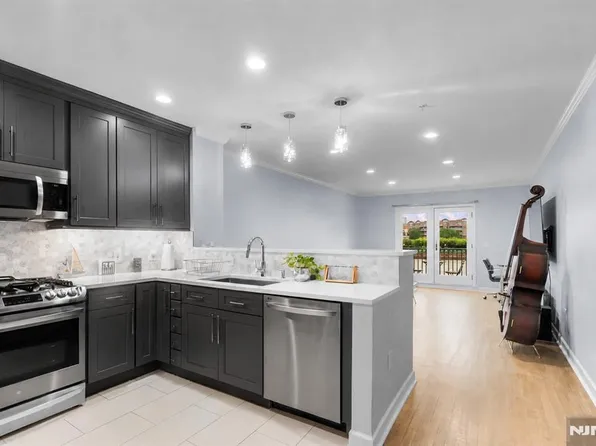148 The Promenade, Edgewater, NJ 07020