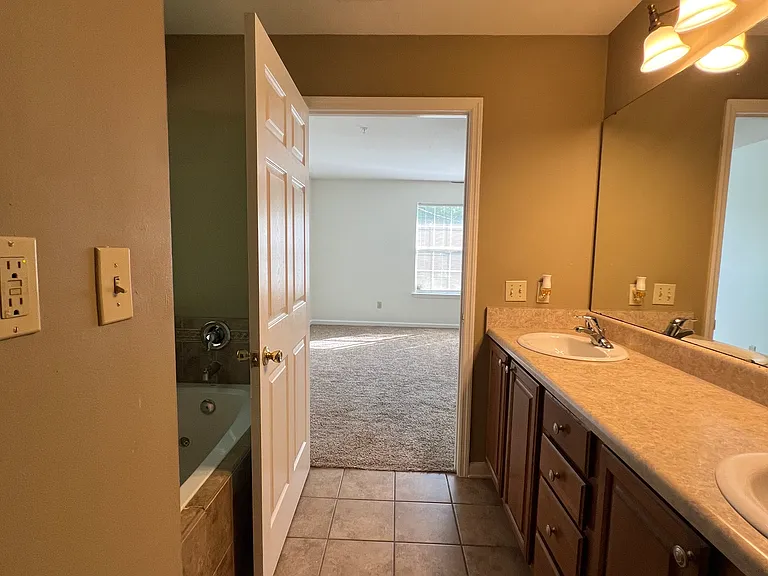4585 Old Bainbridge Rd — Photo 30