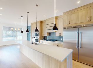 8112 Bowness Rd NW, Calgary, AB T3B0H6