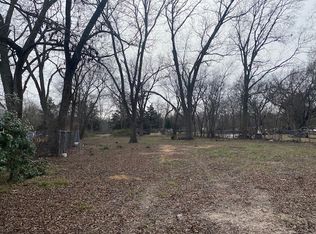 705 S 4th St, Bonham, TX 75418