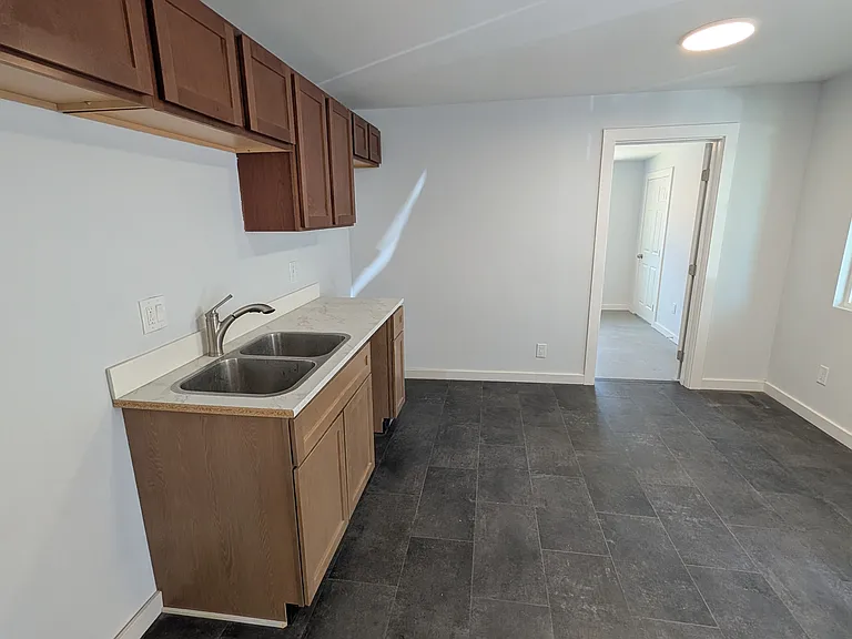 1406 W Vogel Ave — Photo 7