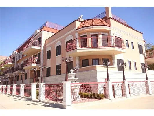 Sold by Century 21 Homefront | media 21