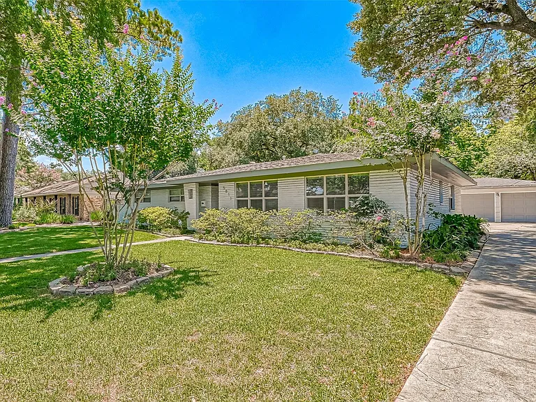 5611 Briarbend Dr — Photo 4
