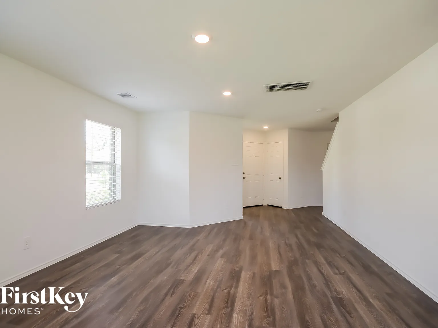 3 bed, 2.5 bath, 1651 sqft, $2,070 — Photo 4