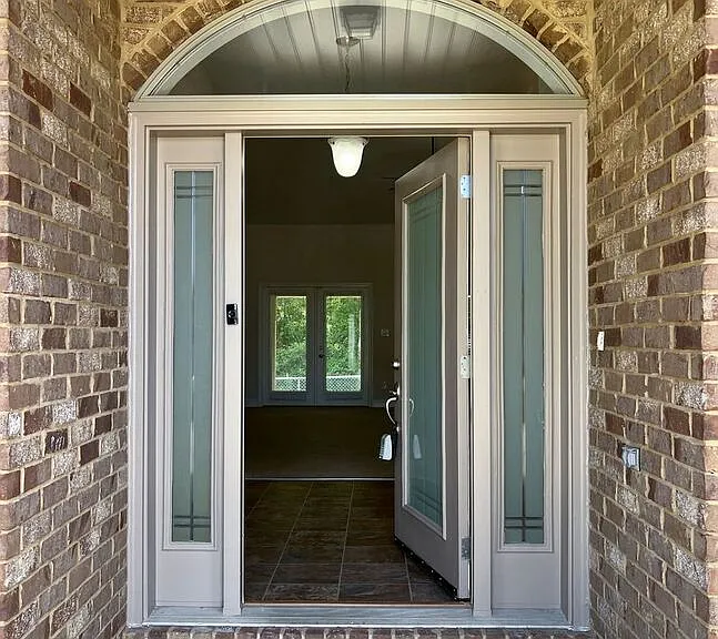 2080 Stennis Dr — Photo 4