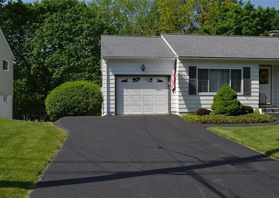 2nd image of 820 Case Dr
