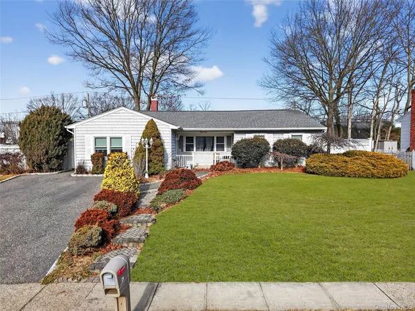 29 Rush Street, Port Jefferson, NY 11776
