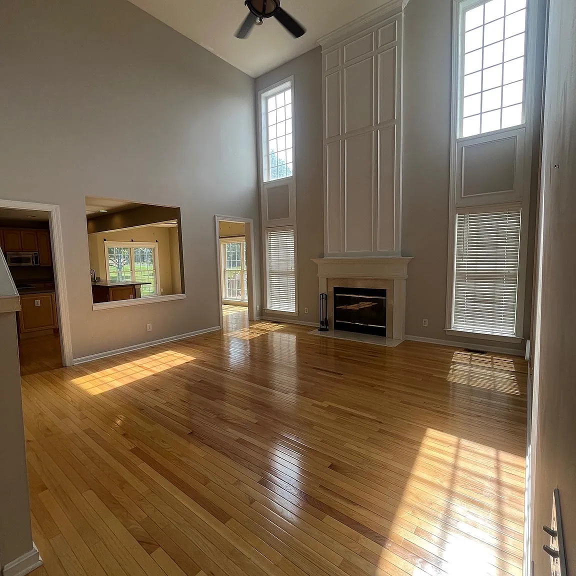 4 bed, 2.5 bath, 3296 sqft, $4,450 — Photo 4