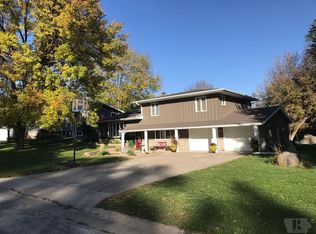 1005 10th St N, Humboldt, IA 50548