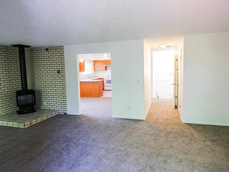 12315-12317 NE Fremont St — Photo 19