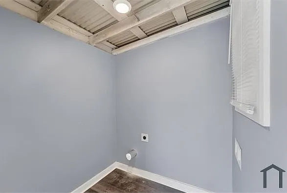 203 N Plymouth Rd NW — Photo 30