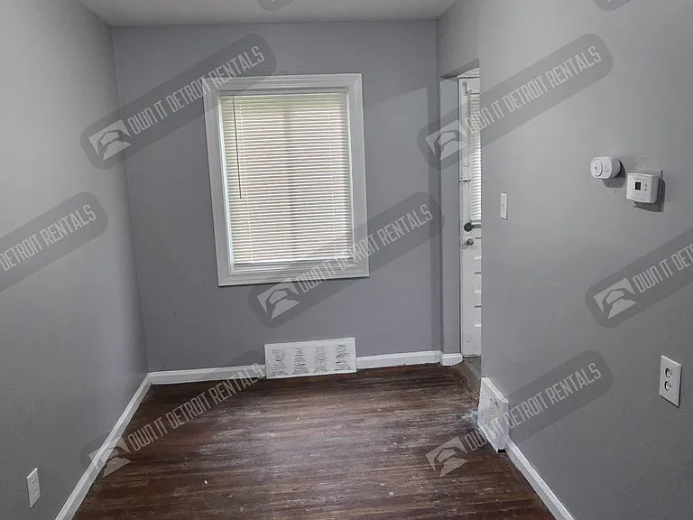 2746 Ewald Cir — Photo 5