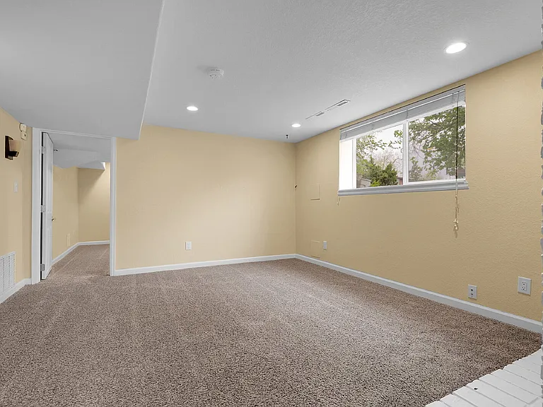5454 S Elmwood St #5454 S ELMWOOD ST — Photo 14