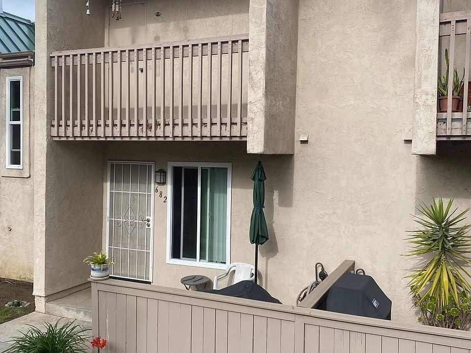 1st image of 682 Ascot Dr