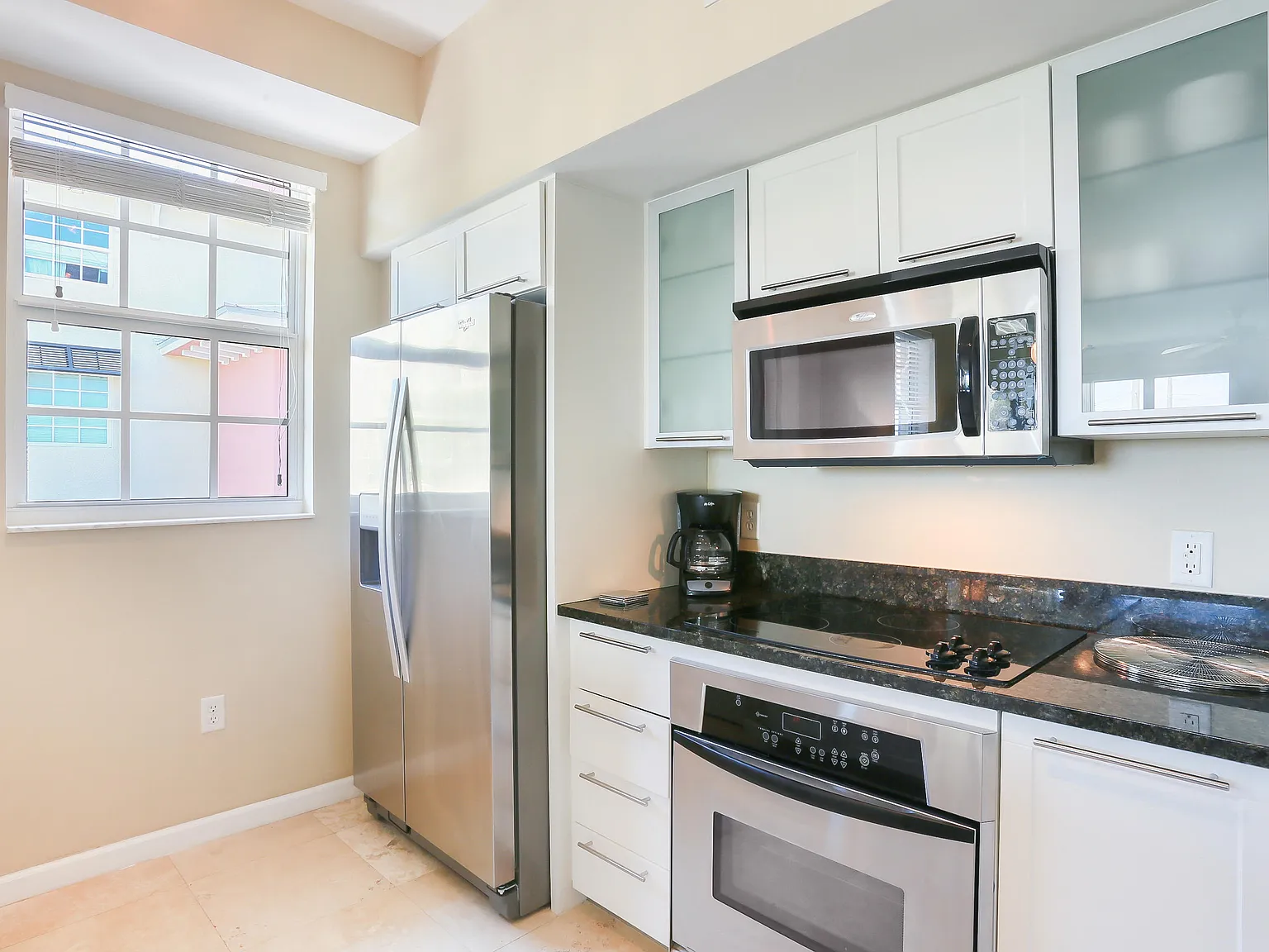 1 bed, 826 sqft, $3,300 — Photo 4