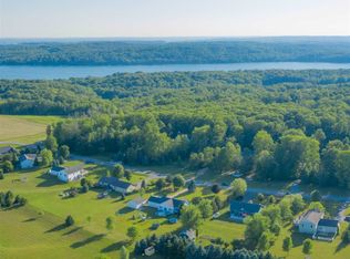 1101 Tracy Ln, Petoskey, MI 49770