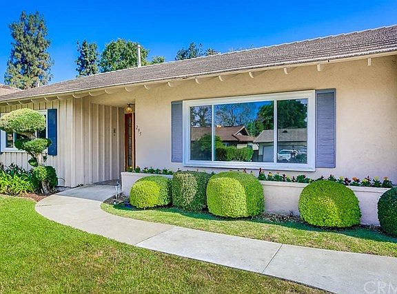 4th image of 295 Sierra Oaks Dr