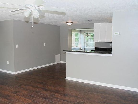 3rd image of 5009 Habana Dr