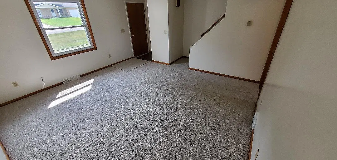 2 bed, 1.5 bath, 1000 sqft, $1,150 — Photo 2