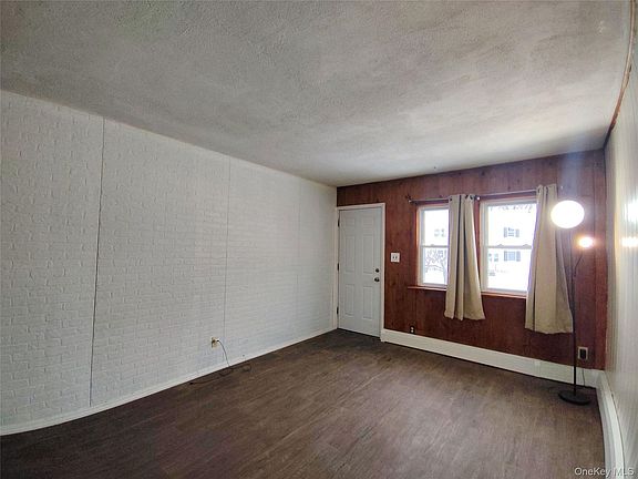 2nd image of 32 Vernon Ter #1