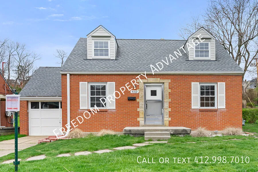 4102 Willow Ave - Castle Shannon — Photo 2