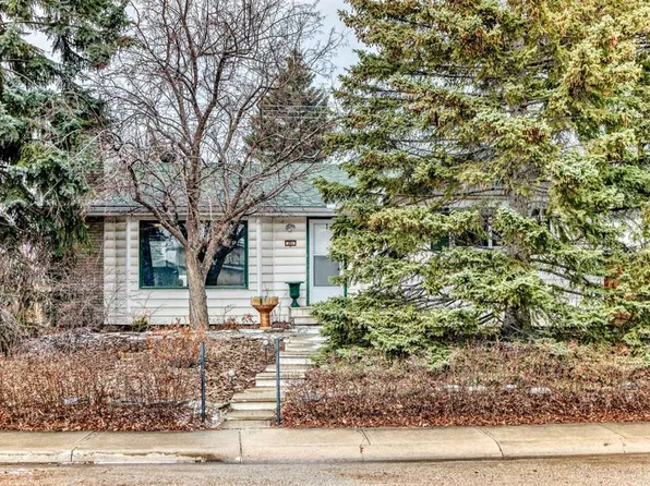 301 E Whitney Cres SE, Calgary, AB T2J 1E7
