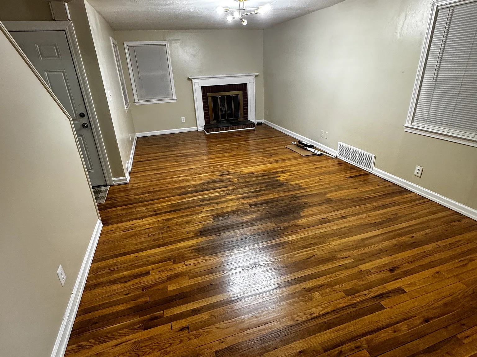 2 bed, 850 sqft, $2,200 — Photo 2