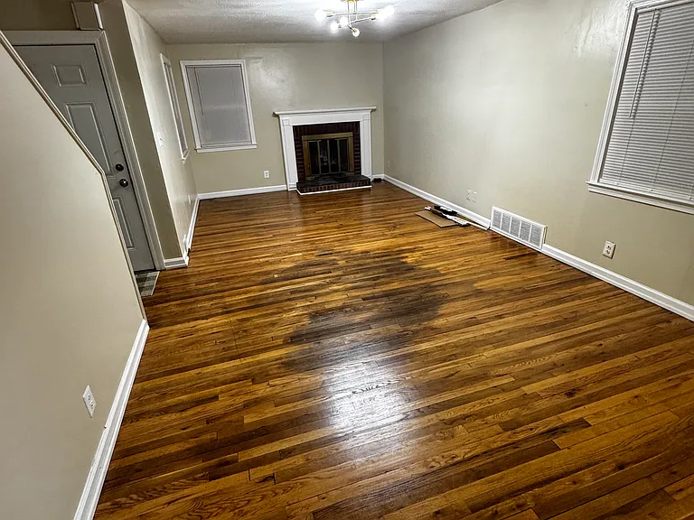 74 Vine Hill Rd — Photo 2