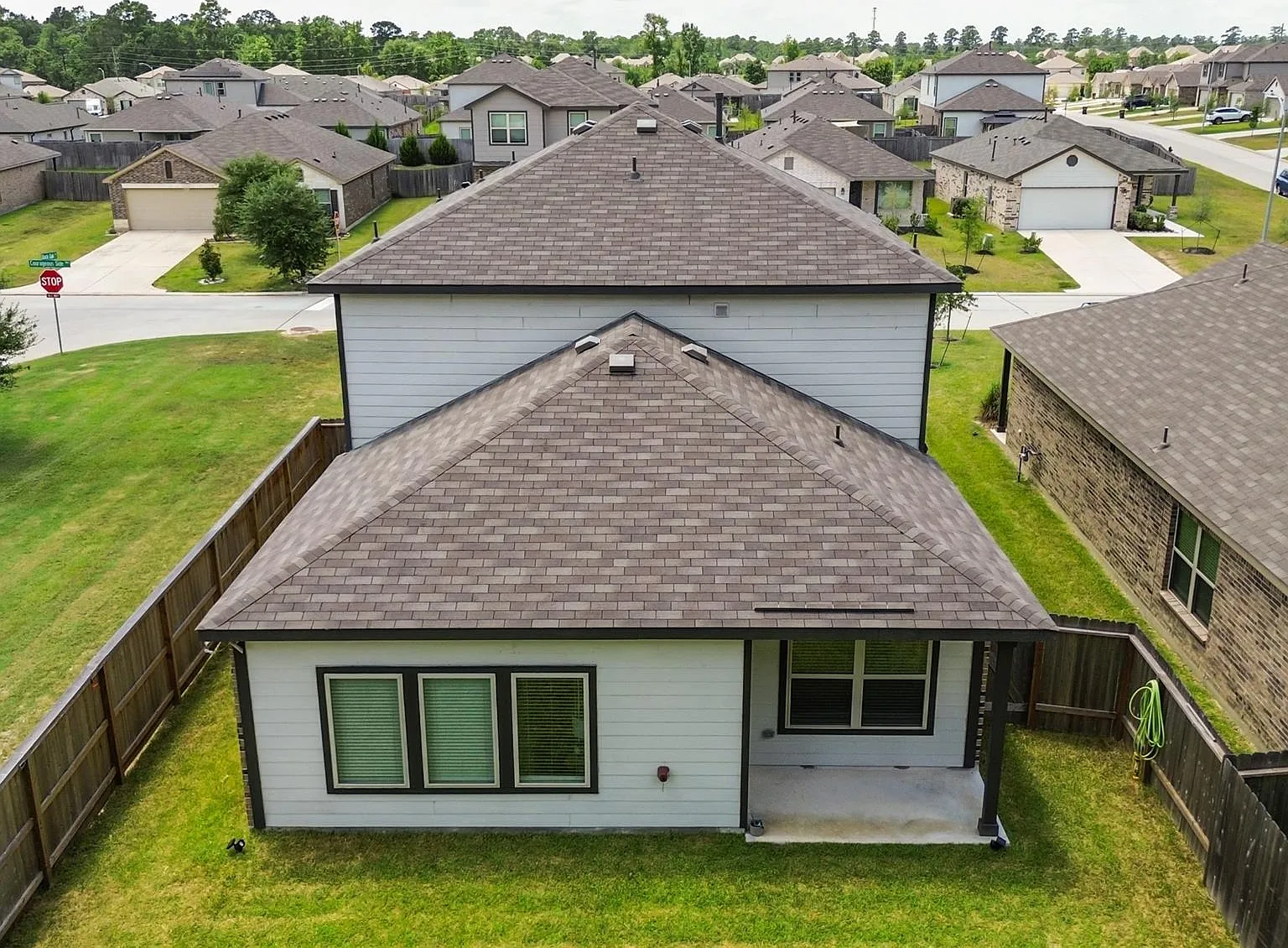 4 bed, 3.0 bath, 2430 sqft, $2,300 — Photo 3