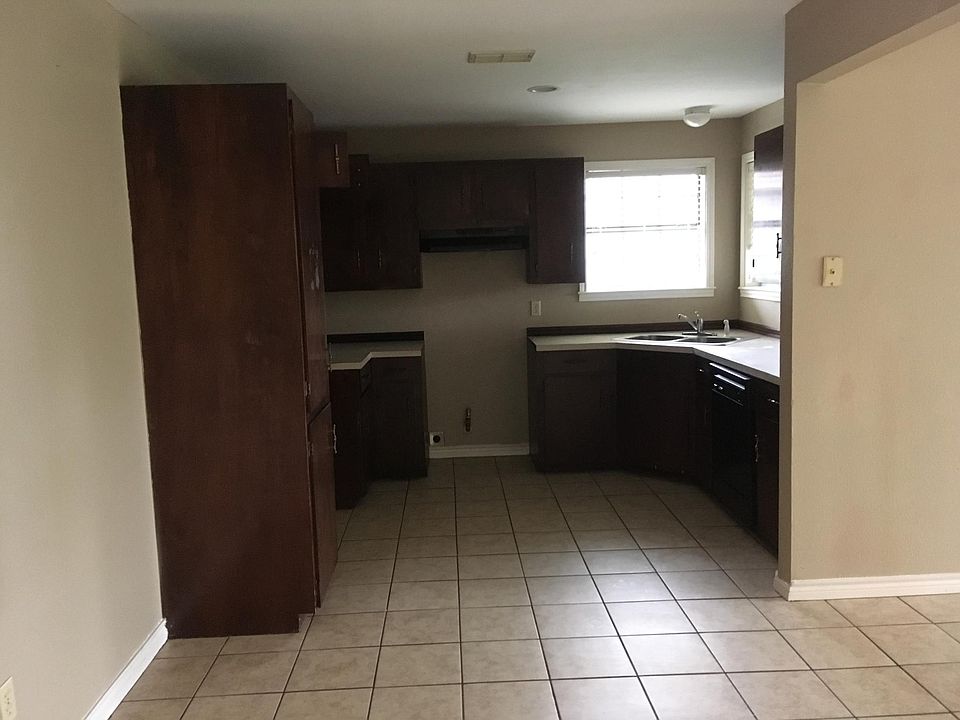 1st image of 1028 Corazan St