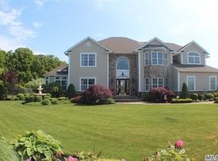 7 Forsythia Ct, Miller Place, NY 11764
