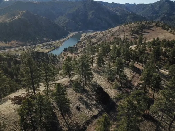 146 Pioneer Trail Ln, Great Falls, MT 59421