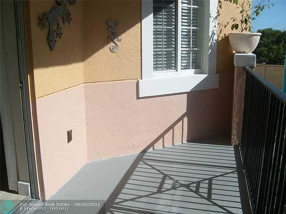 3rd image of 255 NE 3rd Ave #2218