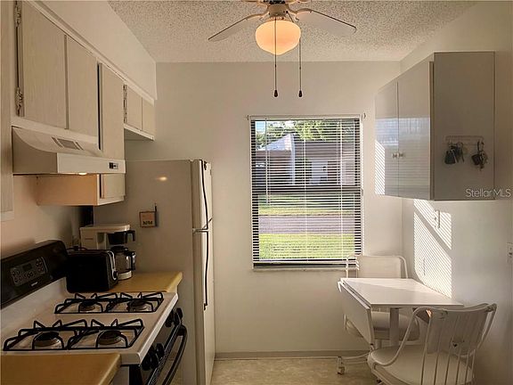 2nd image of 1191 Mission Cir