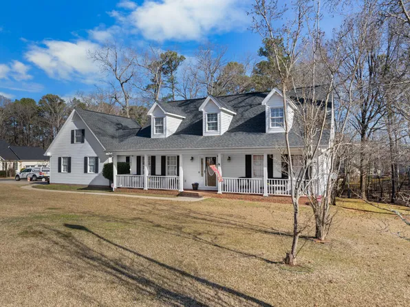 3222 Windmere Dr, Sanford, NC 27330
