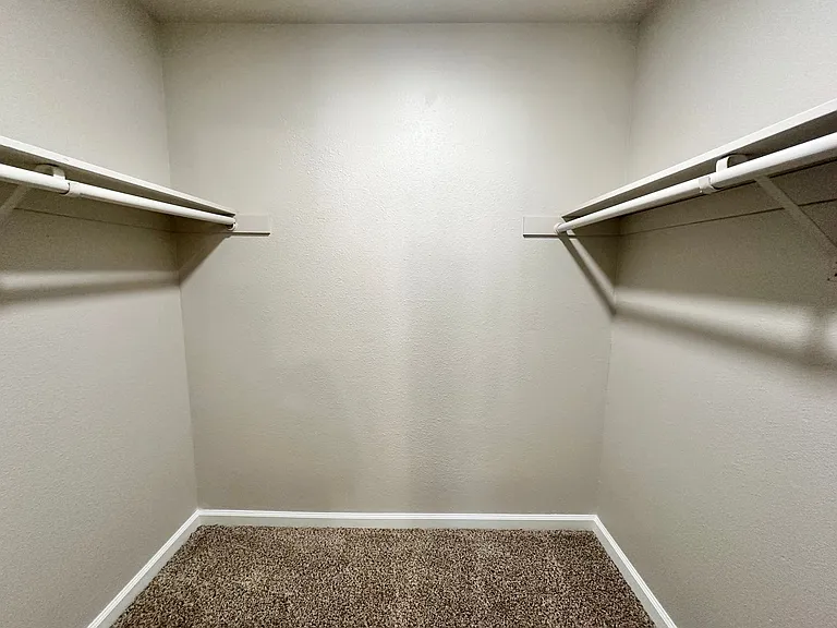 Merit Manor Apartments — Photo 38