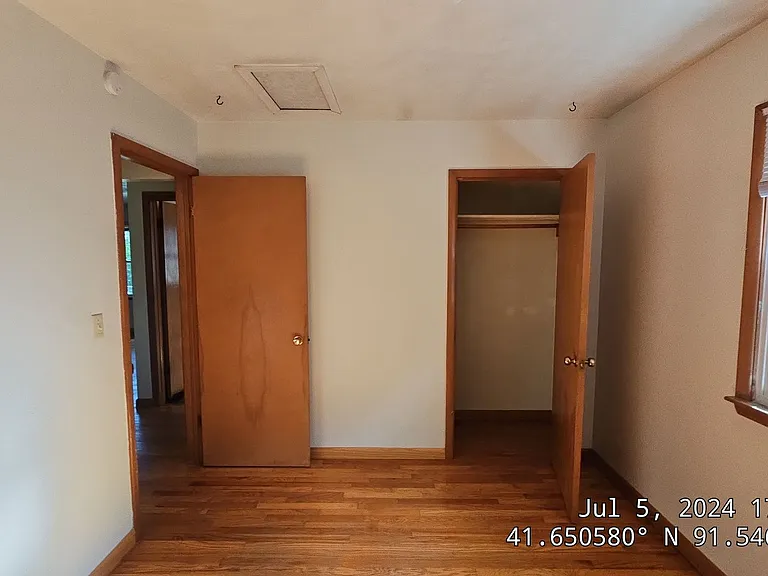 518 W Benton St — Photo 18