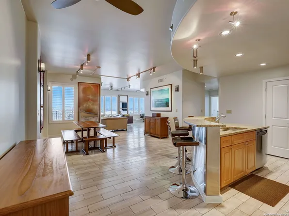 215 CENTER ST #1003, San Antonio, TX 78202